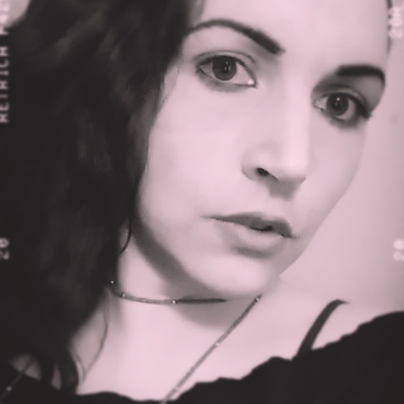 Meet your Posher, Madison - Picture 1 of 1